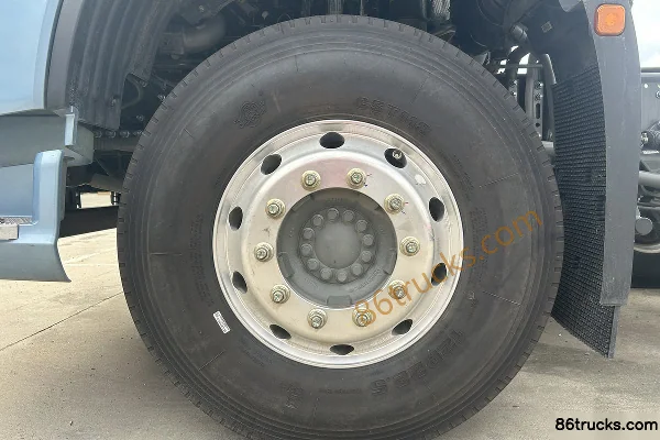 Sinotruk HOWO HOWO TS7 Wozun Edition 11.1L Diesel 460 hp 8X4(12 wheels) Sinotruk 12-Speed 9.6m Stake Cargo Truck Chassis (1) | 86Trucks