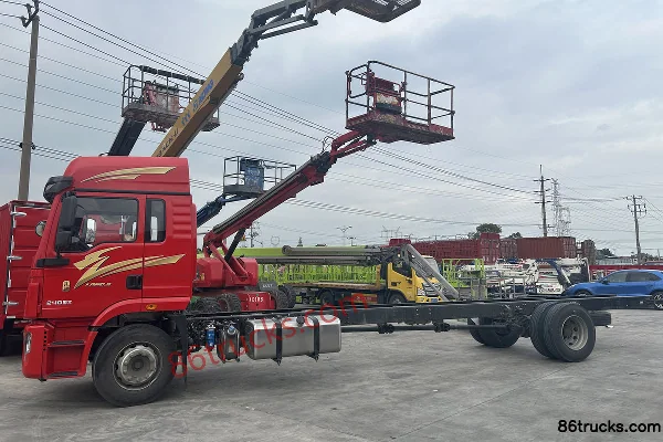 SHACMAN Cummins Longji Lightweight Edition 240hp 4X2(6 wheels) 9.8m wing-opening van truck Exterior (3) | 86Trucks
