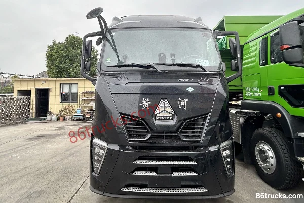 Sinotruk H7 14.6L LNG 630 ch 6X4(10 roues) Boîte AMT Sinotruk 16 rapports Tracteur routier Extérieur (2) | 86Trucks