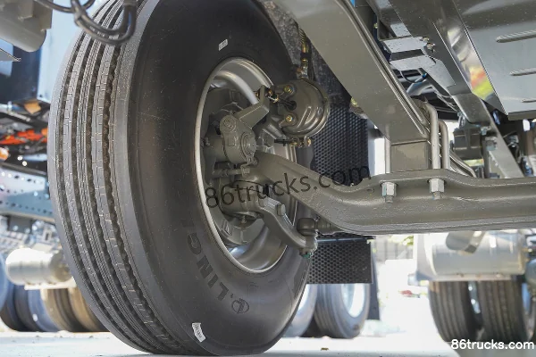 Sinotruk HOWO TX EV 6X4(10 wheels) pure electric tractor truck CATL 400kWh Chassis (2) | 86Trucks