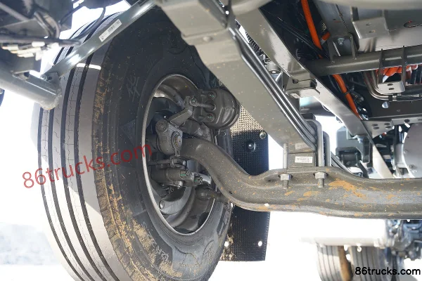 Sinotruk HOWO V7-X 6X4(10 wheels) battery swap pure electric tractor truck CATL 400kWh Chassis (2) | 86Trucks