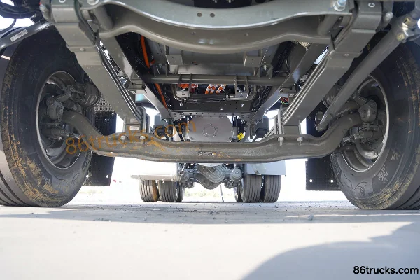 Sinotruk HOWO V7-X 6X4(10 wheels) battery swap pure electric tractor truck CATL 400kWh Chassis (1) | 86Trucks