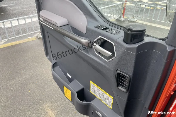 Sinotruk HOWO TX7 4.6L Diesel 240 hp 4X2(6 wheels) Sinotruk 8-Speed 10m Semi-Sleeper Van Cargo Truck Cab (3) | 86Trucks
