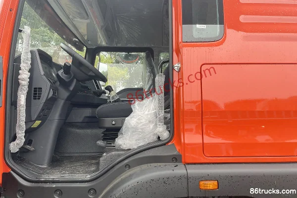 Sinotruk HOWO TX7 4.6L Diesel 240 hp 4X2(6 wheels) Sinotruk 8-Speed 10m Semi-Sleeper Van Cargo Truck Cab (2) | 86Trucks