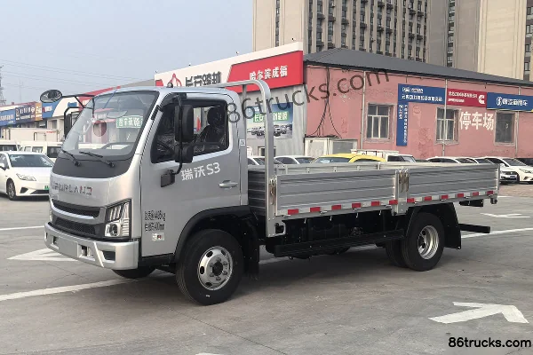 Foton S3 2.5L Diesel 176hp 4X2(6 wheels) WLY 6-Speed 4.17m Single Row Cab Stake Truck Exterior (3) | 86Trucks