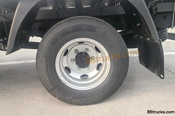 Foton S3 2.5L Diesel 176hp 4X2(6 wheels) WLY 6-Speed 4.17m Single Row Cab Stake Truck Chassis (3) | 86Trucks