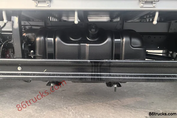 Foton S3 2.5L Diesel 176hp 4X2(6 wheels) WLY 6-Speed 4.17m Single Row Cab Stake Truck Chassis (2) | 86Trucks