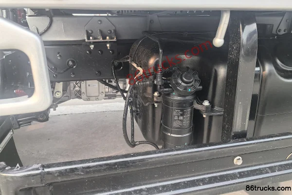 Foton S3 2.5L Diesel 176hp 4X2(6 wheels) WLY 6-Speed 4.17m Single Row Cab Stake Truck Chassis (1) | 86Trucks