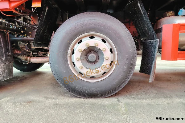 FAW Jiefang J6G Linghang Edition 320hp 6X2(8 wheels) 8.7m cage cargo truck (China VI) Chassis (3) | 86Trucks