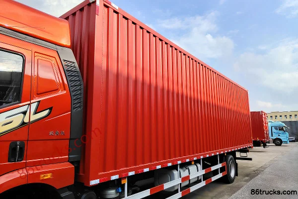 FAW Jiefang J6L Medium Truck Elite Edition 240 hp 4X2(6 wheels) 9.7m Van Cargo Truck Chassis (1) | 86Trucks