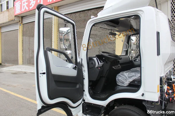 SAIC Light Truck Dana T1 Tianxing Edition 4.5T 4.17m Single Row Van Light Truck CATL 120.27kWh 4X2(6 wheels) Cab (1) | 86Trucks
