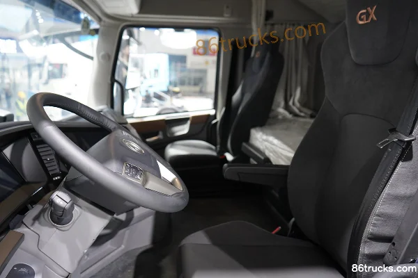 Dongfeng Tianlong Flagship GX 14.5L LNG 630hp 6X4(10 wheels) Eaton 12-speed AMT automatic tractor truck Cab (2) | 86Trucks