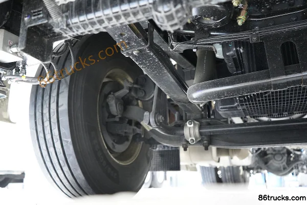 Dongfeng Tianlong Flagship GX 14.5L LNG 630hp 6X4(10 wheels) Eaton 12-speed AMT automatic tractor truck Chassis (2) | 86Trucks