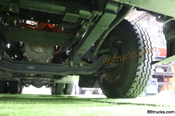 Dongfeng Yiwei 5 6X4(10 wheels) pure electric tractor truck, CATL 400.61kWh Chassis (3) | 86Trucks