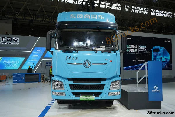 Dongfeng Tianlong KL 6X4(10 wheels) pure electric tractor truck CATL 600kWh Exterior (2) | 86Trucks