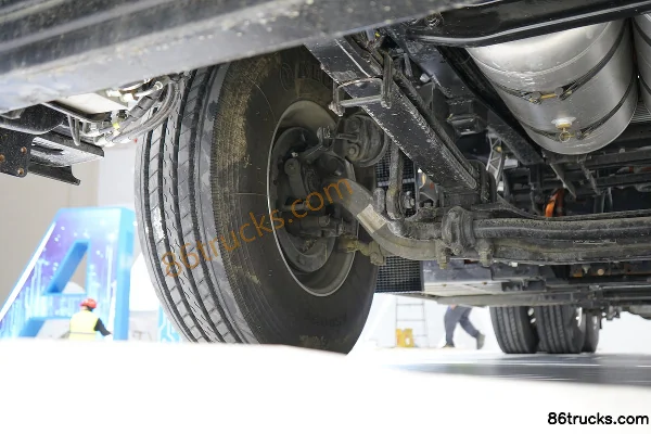 Dongfeng Tianlong KL 6X4(10 wheels) pure electric tractor truck CATL 600kWh Chassis (2) | 86Trucks