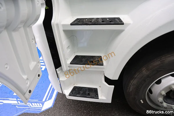 SHACMAN Delong M5000E Lightweight Version 4X2(6 wheels) 9.55m pure electric box cargo truck CATL 262.75kWh Cab (3) | 86Trucks