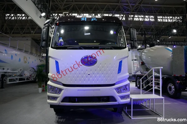 FAW Jiefang J6L 8X4(12 wheels) 7.08m³ Electric Concrete Mixer Truck CATL 352kWh Exterior (2) | 86Trucks