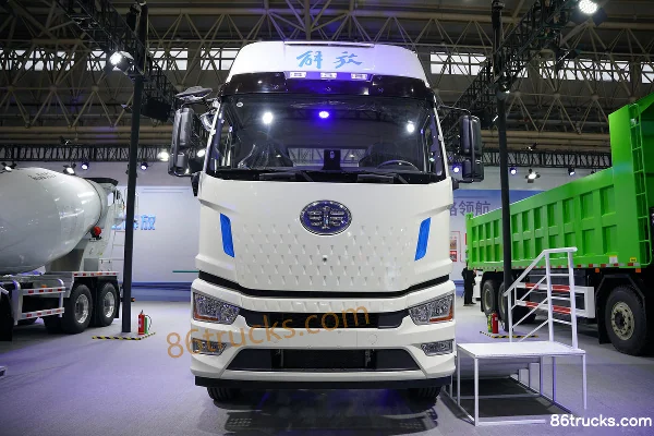 FAW Jiefang J6L 6X4(10 wheels) Electric Tractor Truck CATL 400kWh Exterior (2) | 86Trucks