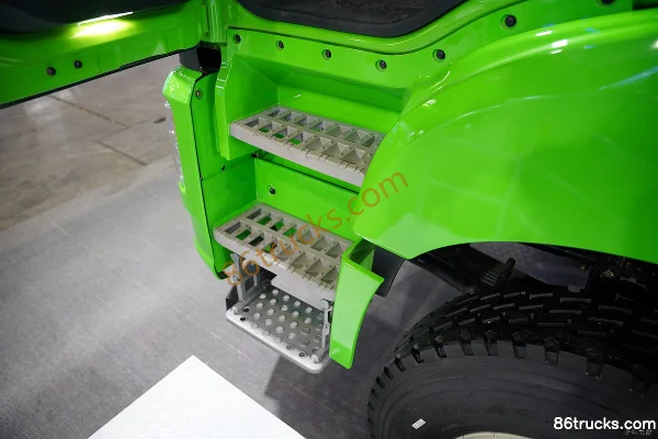 FAW Jiefang J6P Heavy-Duty 8X4(12 wheels) 8.8m Electric Dump Truck CATL 600.92kWh Cab (3) | 86Trucks