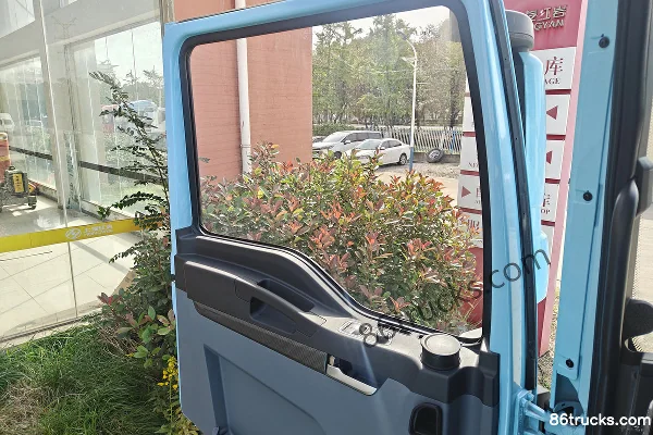 Proton Auto Composite Edition 6X4(10 roues) pure electric tractor unit CATL 400.619kWh Cabine (1) | 86Trucks