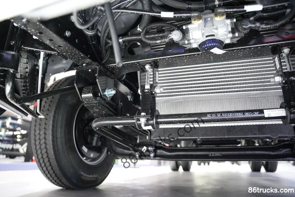 JAC Shuailing S7 2.5L Diesel 180 hp 4X2(6 wheels) Xingrui 6-Speed 4.18m Single Row Flatbed Truck Chassis (2) | 86Trucks