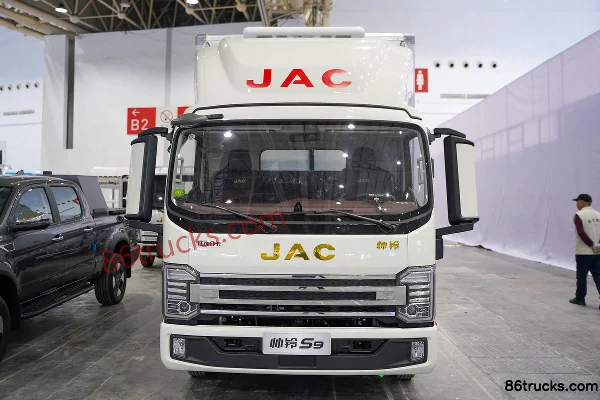 JAC S9 2.5L Diesel 180 hp 4X2(6 wheels) Xingrui 6-speed 4.12m Single Row Van Truck Exterior (2) | 86Trucks