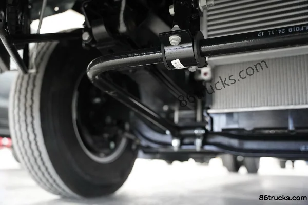 JAC S9 2.5L Diesel 180 hp 4X2(6 wheels) Xingrui 6-speed 4.12m Single Row Van Truck Chassis (2) | 86Trucks
