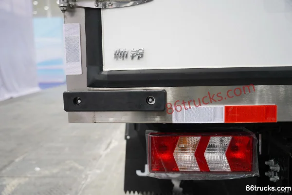JAC S9 2.5L Diesel 180 hp 4X2(6 wheels) Xingrui 6-speed 4.12m Single Row Van Truck Body (2) | 86Trucks