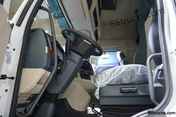 Dongfeng H5 4X2(6 wheels) air brake 9.7m semi-sleeper pure electric van cargo truck CATL 246.67kWh Cab (2) | 86Trucks