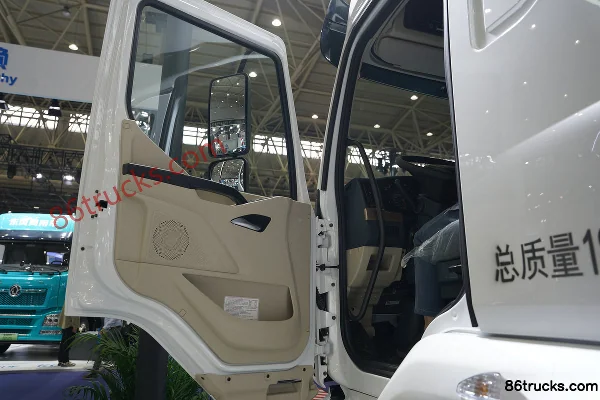 Dongfeng H5 4X2(6 wheels) air brake 9.7m semi-sleeper pure electric van cargo truck CATL 246.67kWh Cab (1) | 86Trucks