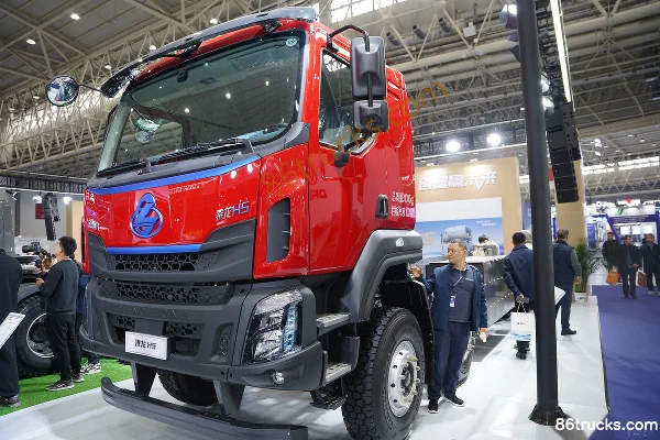 Dongfeng H5 8X4(12 wheels) 7.6m Half Row Pure Electric Dump Truck CATL 600.92kWh Exterior (2) | 86Trucks