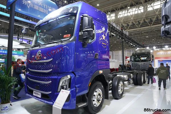 Dongfeng H7 Pro 14.5L LNG 580 hp 8X4(12 wheels) Fast Gear 12-speed AMT Automatic 9.6m Flatbed Cargo Truck Exterior (3) | 86Trucks