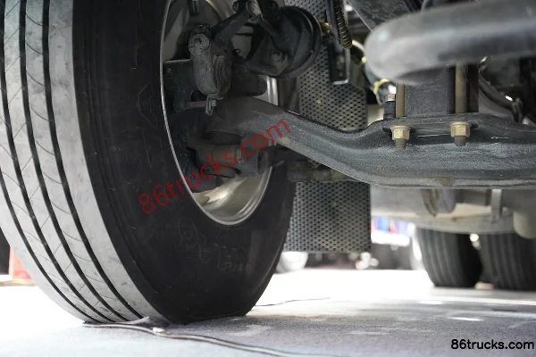 SHACMAN Cummins Longxiao Elite Edition 560hp 6X4(10 wheels) AMT Automatic Tractor Truck Chassis (2) | 86Trucks