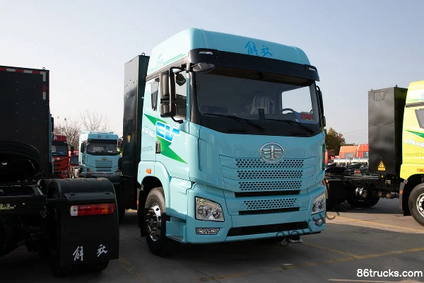 FAW Jiefang Qingdao JH6 6X4(10 wheels) 500kW Electric Tractor Truck CATL 465.99kWh Exterior