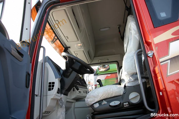 FAW Jiefang Qingdao JH6 6.4L Diesel 300 hp 4X2(6 wheels) FAW Jiefang 10-speed 9.6m Single Row Van Cargo Truck Cab (2) | 86Trucks