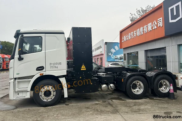 XCMG Truck Hanfeng XG2 6X4(10 wheels) Electric Tractor Truck CATL 600.96kWh Exterior (3) | 86Trucks