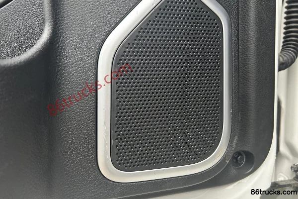 XCMG Truck Hanfeng XG2 6X4(10 wheels) Electric Tractor Truck CATL 600.96kWh Cab (2) | 86Trucks