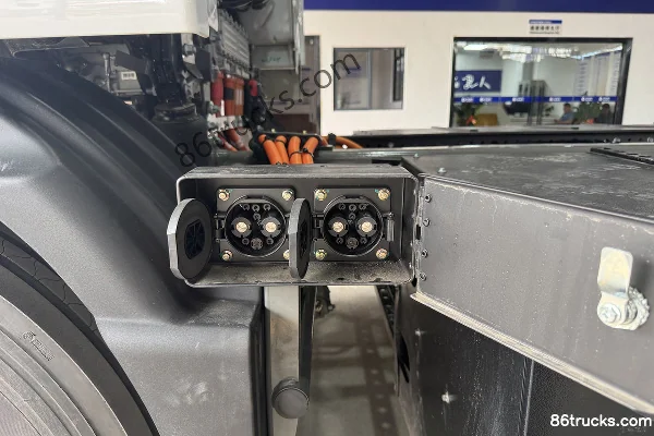 Sitrak SITRAK G5S 4X2(6 wheels) 9.6m Pure Electric Van Truck CATL 352kWh Chassis (3) | 86Trucks