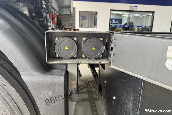 Sitrak SITRAK G5S 4X2(6 wheels) 9.6m Pure Electric Van Truck CATL 352kWh Chassis (2) | 86Trucks