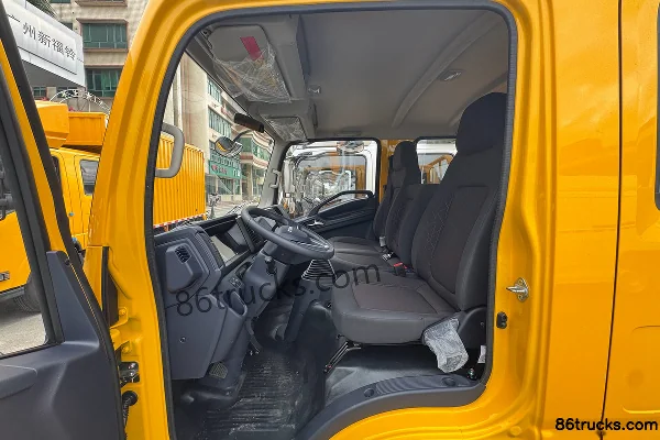 Jiangxi Isuzu Wing Release EC7 Standard Edition 116hp 4X2(6 wheels) 3.68m crew cab van light truck (3) | 86Trucks