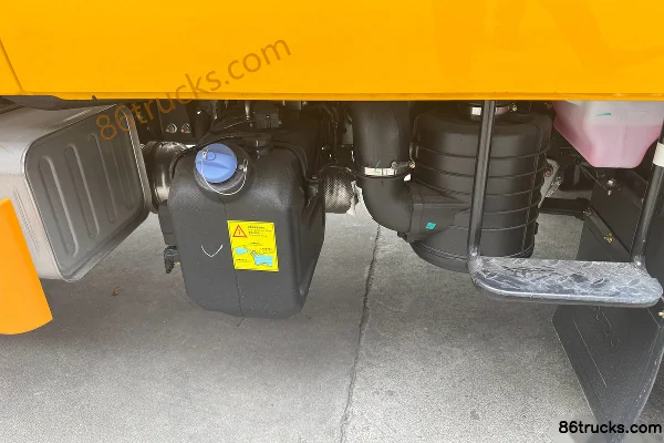 Jiangxi Isuzu Wing Release EC7 Standard Edition 116hp 4X2(6 wheels) 3.68m crew cab van light truck Chassis (2) | 86Trucks