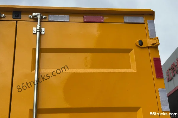 Jiangxi Isuzu Wing Release EC7 Standard Edition 116hp 4X2(6 wheels) 3.68m crew cab van light truck Body (3) | 86Trucks