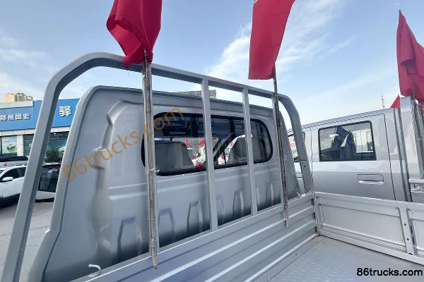 Changan Kuayue Xingta Flagship Edition 1.6L Gasoline 120 hp 4X2(6 wheels) WLY 5-speed Hydraulic Brake 3.8m Single Row Flatbed Mini Truck Bod