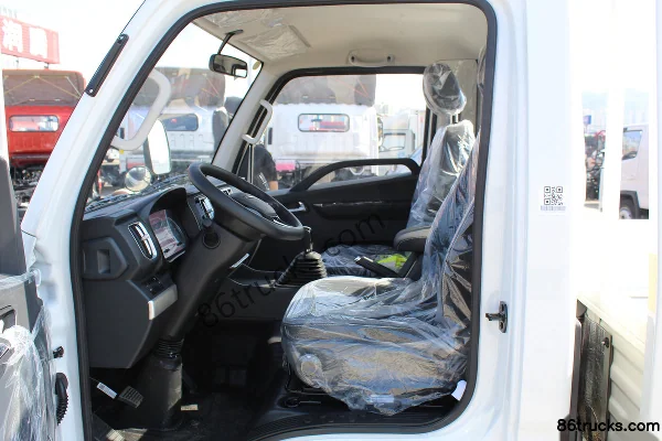 Shidai Linghang S1 1.5L CNG 129 hp 4X2(6 wheels) Landai 6-speed 4.22m single-row flatbed mini truck Cab (2) | 86Trucks