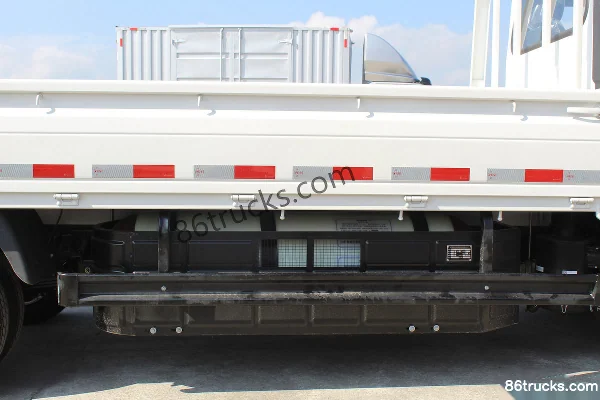 Shidai Linghang S1 1.5L CNG 129 hp 4X2(6 wheels) Landai 6-speed 4.22m single-row flatbed mini truck Chassis (2) | 86Trucks