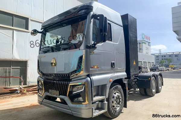 Sinotruk HOWO V9 Classic Edition 6X4(10 wheels) Pure Electric Tractor Truck 601kWh Exterior (3) | 86Trucks