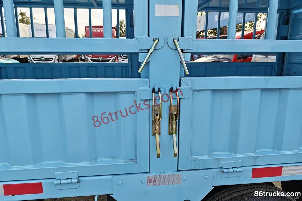 Dongfeng Duolika D5 Ruineng Edition 88 hp 4X2(6 wheels) 3.5m single-row cage cargo light truck (air brake) Body (3) | 86Trucks