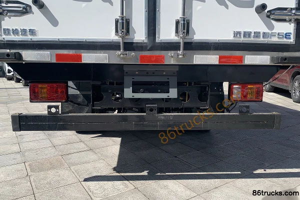 FARIZON Xingzhi F5E 2025 Model Zhiyun Edition 4X2(6 wheels) 3.82m Single Row Pure Electric Refrigerated Truck Zhixin 61.669kWh Body (2) | 86