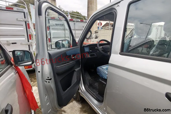 Foton V5 1.6L Gasoline 120hp 4X2(6 wheels) Dongan 5-speed Hydraulic Brake 3m Double Row Flatbed Mini Truck Cab (2) | 86Trucks